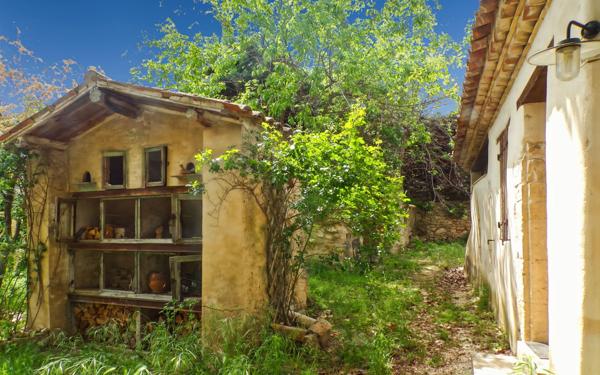 Maison à vendre    10 pièces • 325 m2 La Tour-d'Aigues