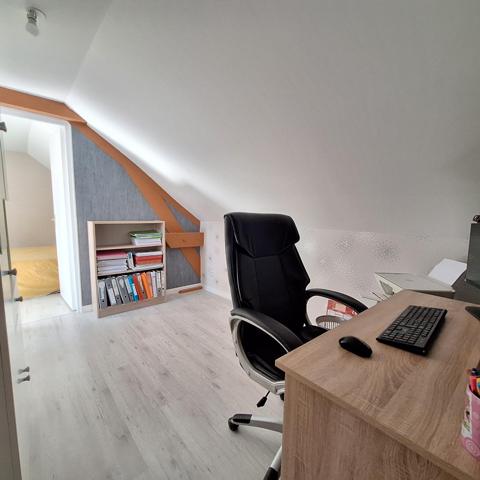 Maison avec dépendances +terrain constructible non attenant