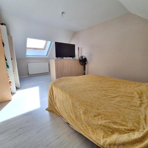 Maison avec dépendances +terrain constructible non attenant