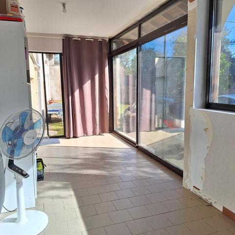 Maison avec dépendances +terrain constructible non attenant