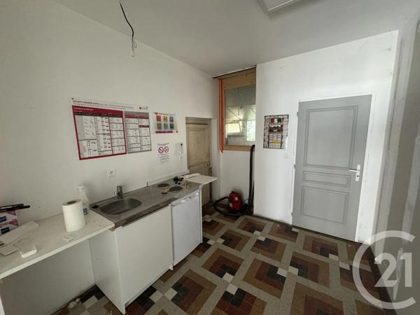 Immeuble à vendre  107,49 m 2   NEUVY ST SEPULCHRE  - 36