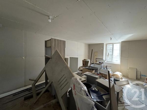 Immeuble à vendre  107,49 m 2   NEUVY ST SEPULCHRE  - 36