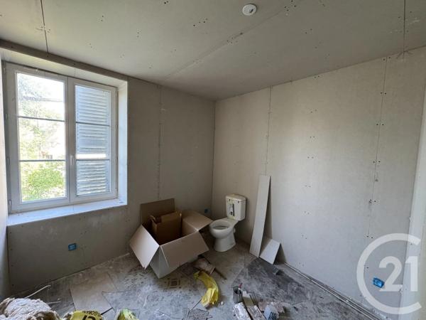 Immeuble à vendre  107,49 m 2   NEUVY ST SEPULCHRE  - 36