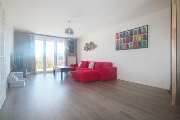 Appartement T4 d'environ 94 m² – Vue exceptionnelle sur la Citadelle – Proche gare et centre-ville