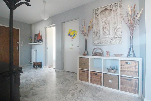 Appartement T4 d'environ 94 m² – Vue exceptionnelle sur la Citadelle – Proche gare et centre-ville