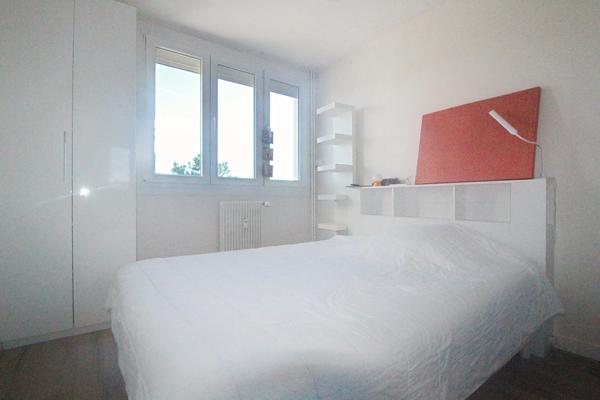 Appartement T4 d'environ 94 m² – Vue exceptionnelle sur la Citadelle – Proche gare et centre-ville