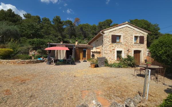 Maison à vendre    5 pièces •  Aups