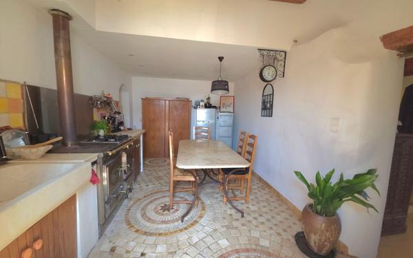 Maison à vendre    5 pièces •  Aups