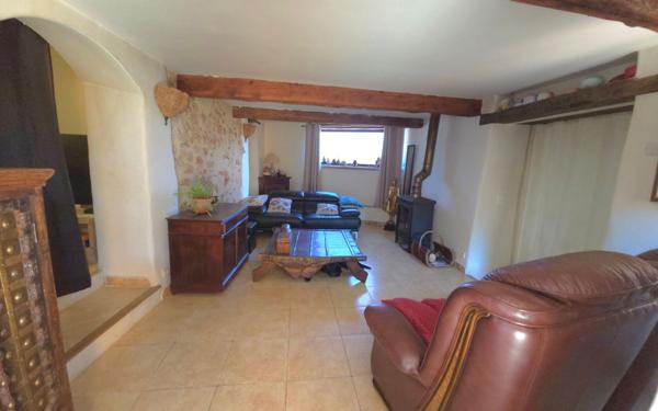 Maison à vendre    5 pièces •  Aups