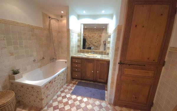 Maison à vendre    5 pièces •  Aups