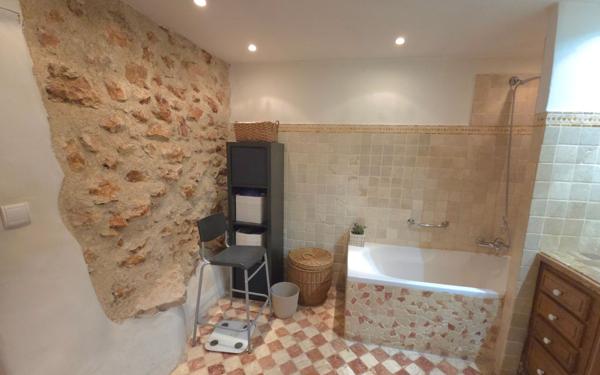 Maison à vendre    5 pièces •  Aups