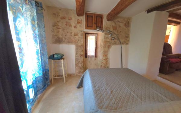 Maison à vendre    5 pièces •  Aups