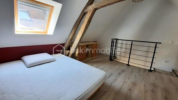 Petite maison de ville de 34 m² refaite à neuf avec pièce de vie, salle d'eau avec WC, chambre avec pièce de rangement à l'étage, cave sous partie. 
Double vitrage, chauffage électrique
Foncier 358 €
Vendue meublée, attends son futur propriétaire