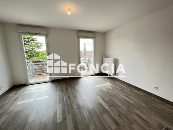 Location Studio 32.7 m² - 41 RUE D'ALLONNES Chartres 28000