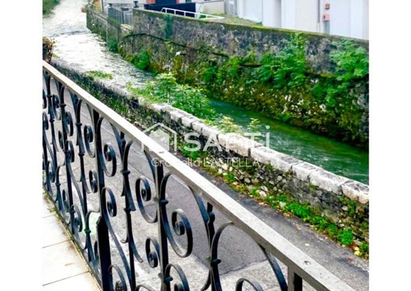 MAISON DE CHARME AU COEUR DU VIEUX SASSENAGE - 155 M2 + GRAND GARAGE ET ATELIER