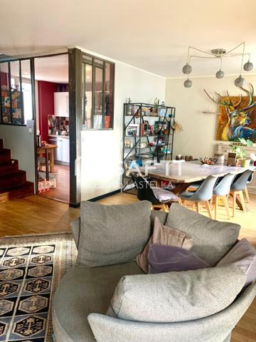 MAISON DE CHARME AU COEUR DU VIEUX SASSENAGE - 155 M2 + GRAND GARAGE ET ATELIER