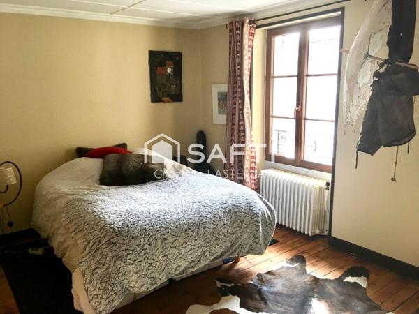 MAISON DE CHARME AU COEUR DU VIEUX SASSENAGE - 155 M2 + GRAND GARAGE ET ATELIER