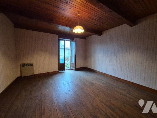 Cologne (32430) Maison de village de 103m² avec garage.