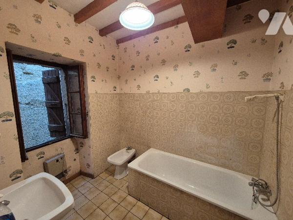 Cologne (32430) Maison de village de 103m² avec garage.