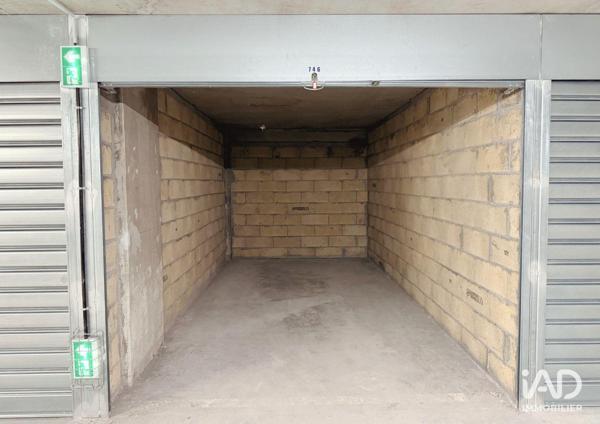 Location parking 11 m² Paris 19