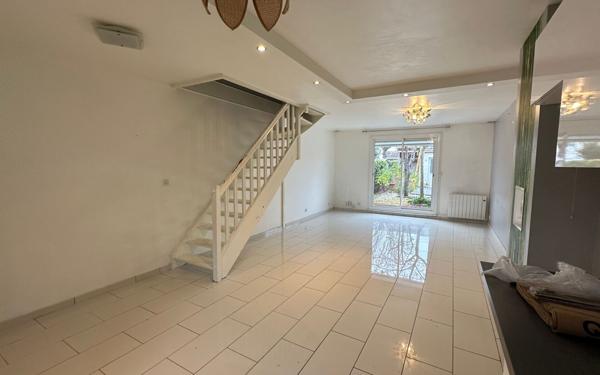 Maison à louer    5 pièces • 90,65 m2 Voisins-le-Bretonneux