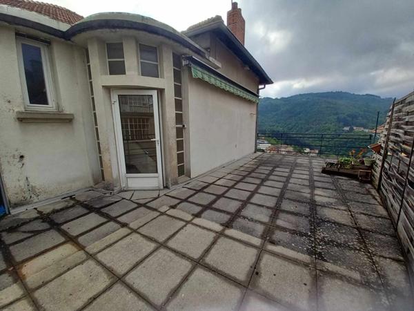 Appartement F3 (1er étage) +garage et terrasse de toit avec vue remarquable