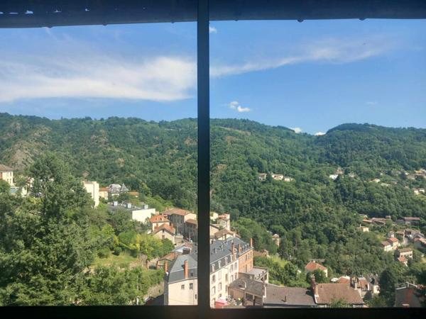 Appartement F3 (1er étage) +garage et terrasse de toit avec vue remarquable