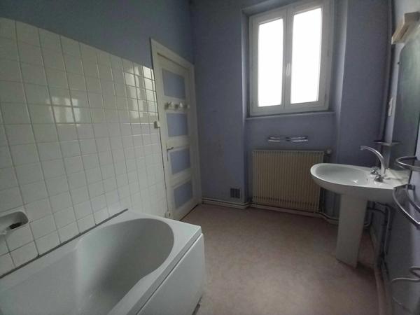 Appartement F3 (1er étage) +garage et terrasse de toit avec vue remarquable