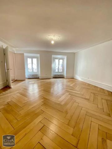 Appartement à louer 5 pièces 134.23m²