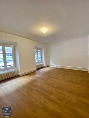 Appartement à louer 5 pièces 134.23m²
