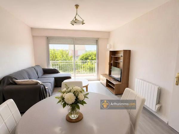 Vente                                                      Appartement
                        
                     3 pièces                      49 m2                     à Saint-Jean-de-Monts