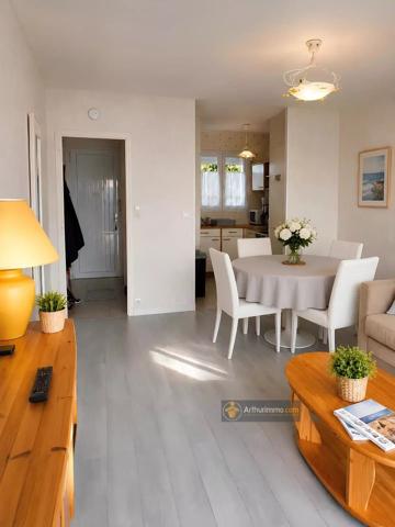 Vente                                                      Appartement
                        
                     3 pièces                      49 m2                     à Saint-Jean-de-Monts
