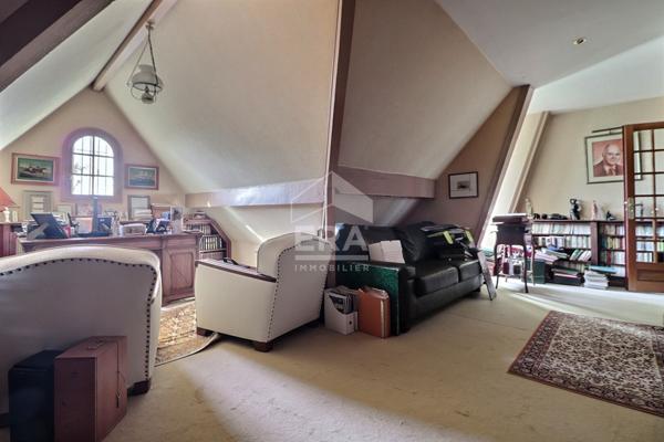 Maison familiale de 8 pièces avec piscine à Saint Leu La Forêt -