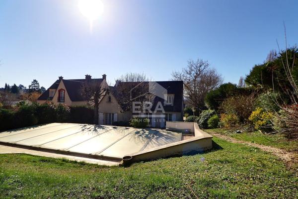 Maison familiale de 8 pièces avec piscine à Saint Leu La Forêt -