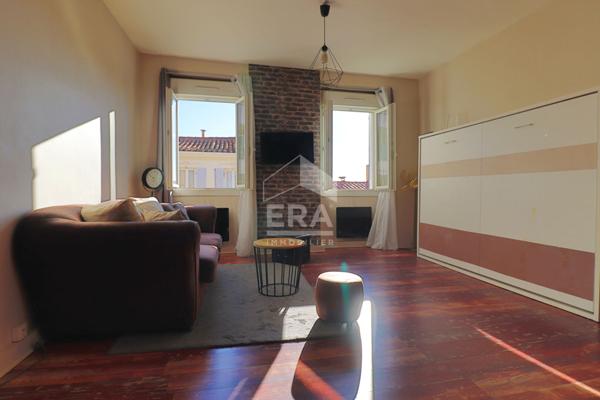 Appartement Marseille 1 pièce transformable en 2 ou 3 pièces lumineux sud loggia dernier étage