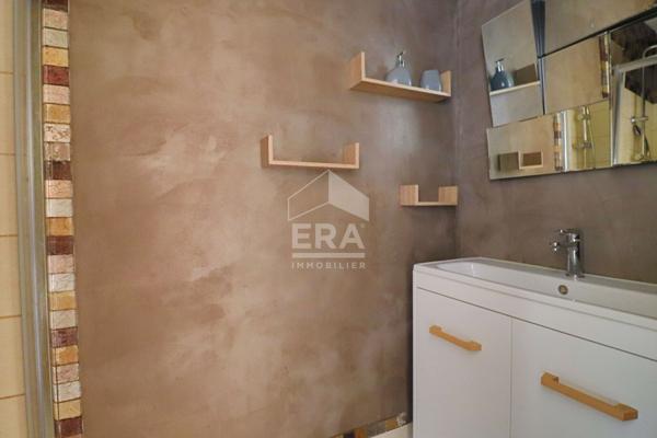 Appartement Marseille 1 pièce transformable en 2 ou 3 pièces lumineux sud loggia dernier étage