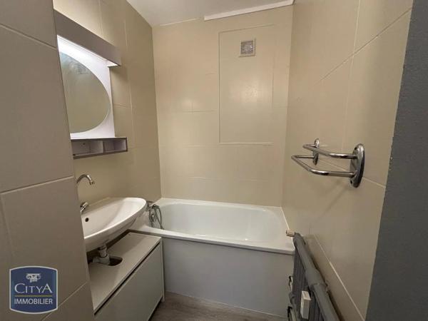 Appartement à louer 4 pièces 69.95m² Mâcon (71000)