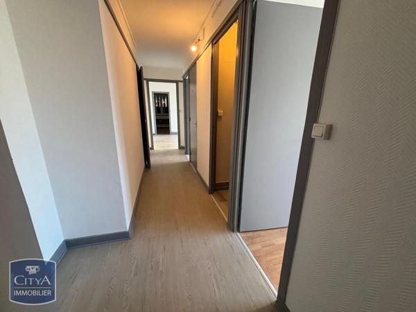 Appartement à louer 4 pièces 69.95m² Mâcon (71000)
