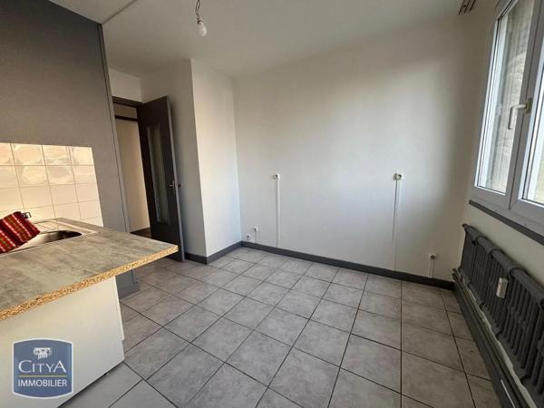 Appartement à louer 4 pièces 69.95m² Mâcon (71000)