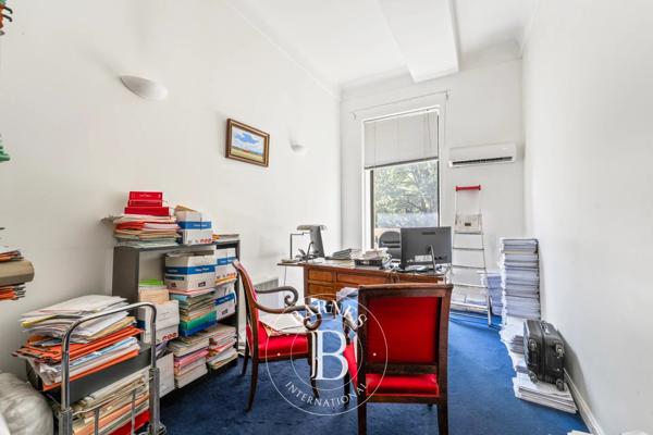 Marseille 8ème, Ensemble immobilier   à vendre
