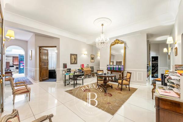 Marseille 8ème, Ensemble immobilier   à vendre