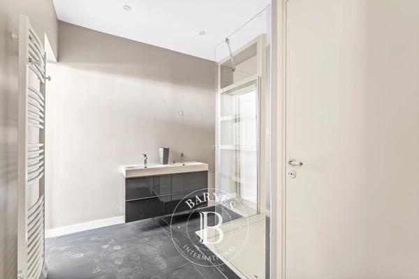 Marseille 8ème, Ensemble immobilier   à vendre