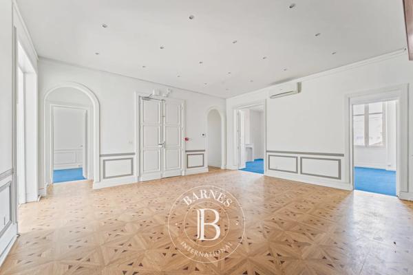 Marseille 8ème, Ensemble immobilier   à vendre