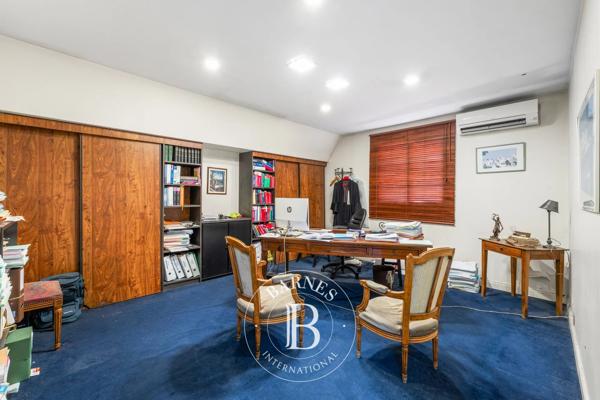 Marseille 8ème, Ensemble immobilier   à vendre
