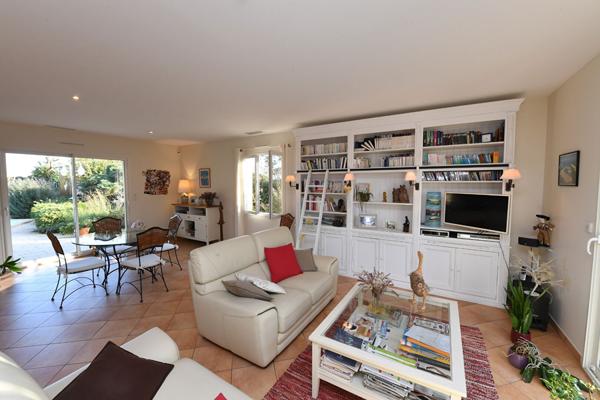 SUPERBE VILLA DE 178m2 AVEC JARDIN PAYSAGE -