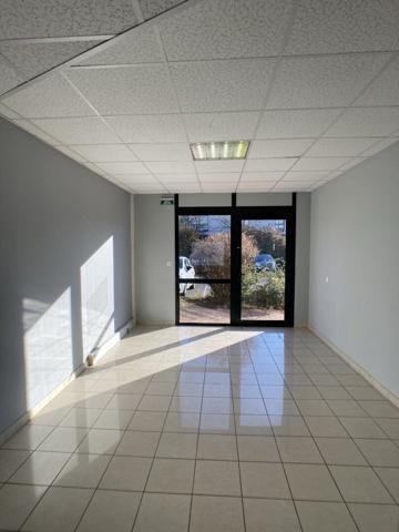 Local d'activité - Bureaux et Parking - GRAMONT GABARDIE