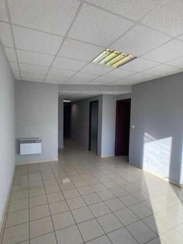 Local d'activité - Bureaux et Parking - GRAMONT GABARDIE