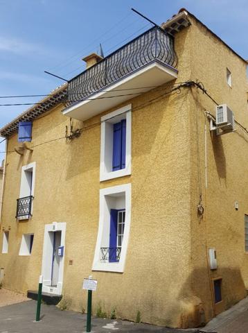 Maison de ville avec garage et terrasse