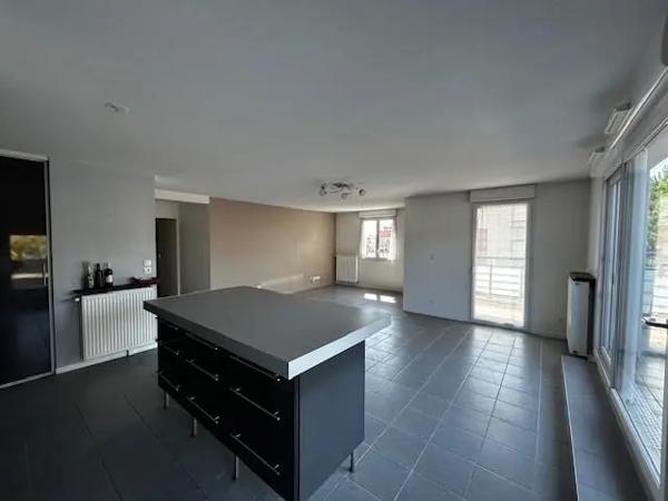 Appartement à vendre 5 pièces 104.81m²