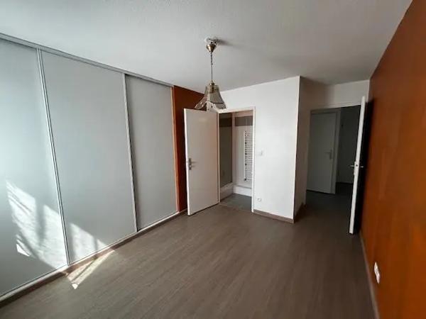 Appartement à vendre 5 pièces 104.81m²